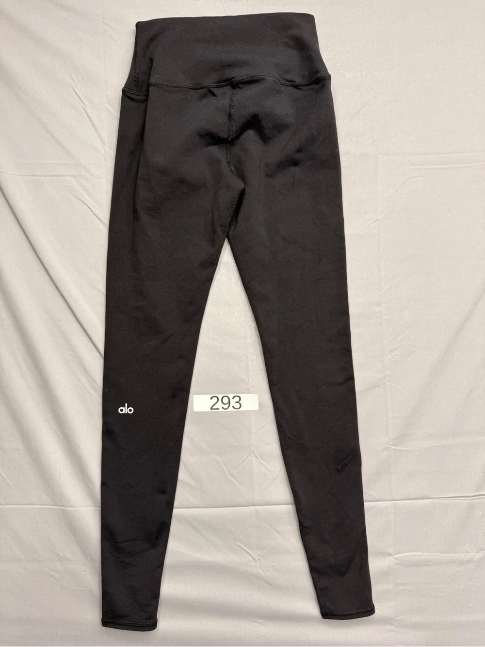 ALO Yoga sleek black